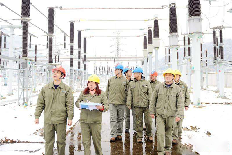 金萬碼巡更機(jī)為北方魏家峁煤電安保實(shí)力“充電”